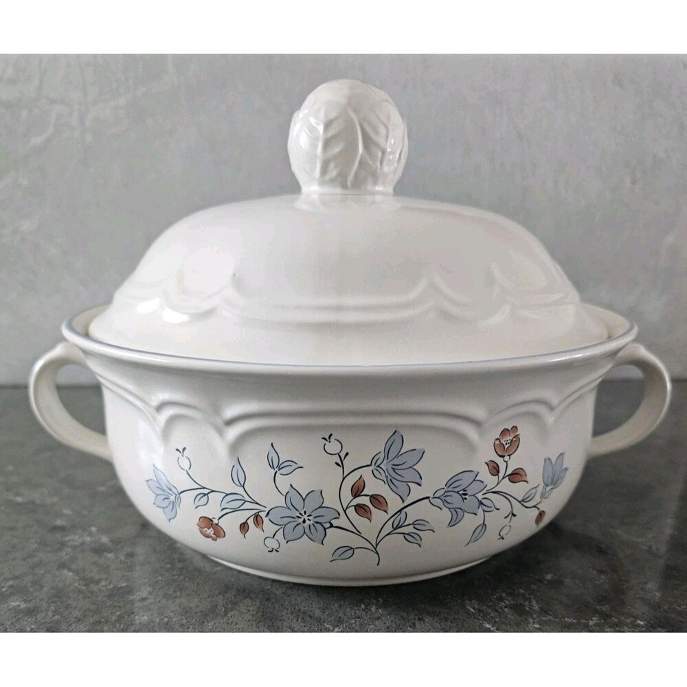 Vintage Cordella Stoneware Covered Casserole Dish Japan Floral Blue Trim 2 Qt